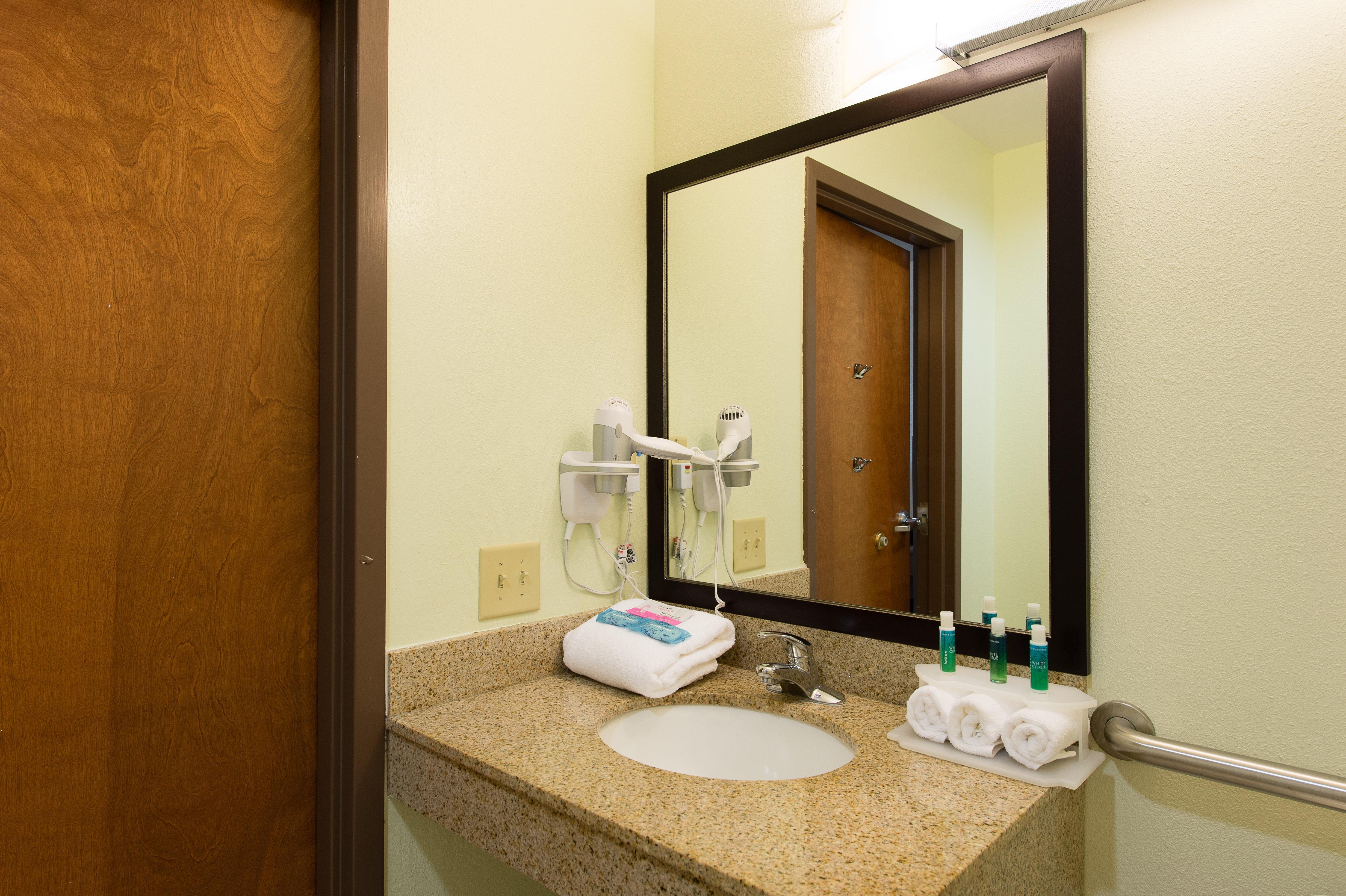Holiday Inn Express & Suites Walterboro By Ihg Exterior photo