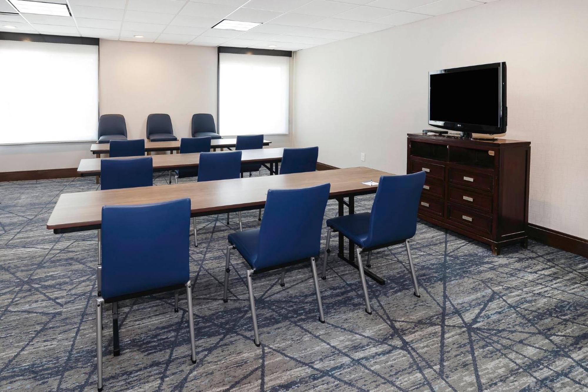 Holiday Inn Express & Suites Walterboro By Ihg Exterior photo